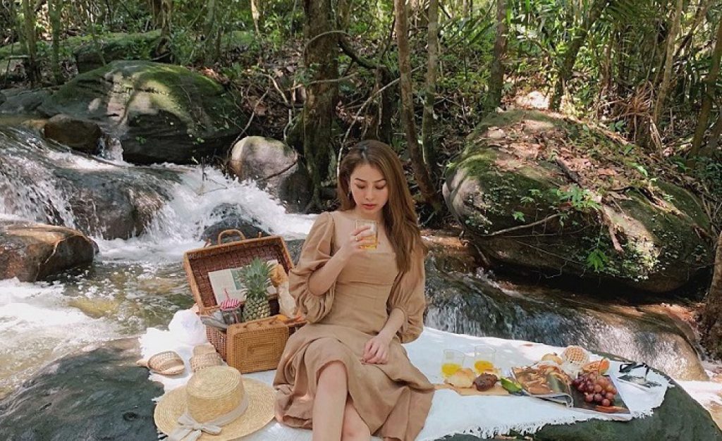 picnic-tai-suoi-tranh-phu-quoc