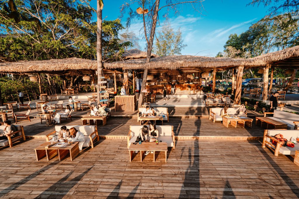 the-bay-bar-ong-lang-phu-quoc