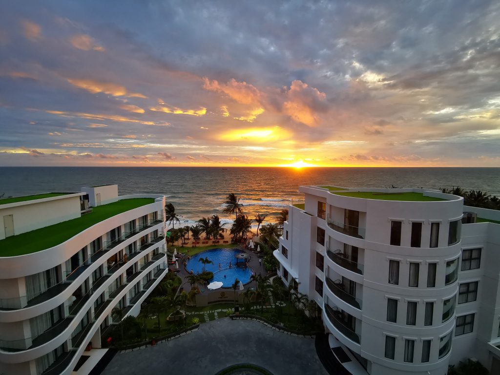 Ngắm hoàng hôn từ Sunset Beach Phú Quốc